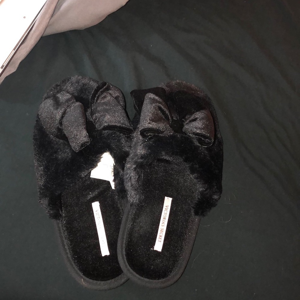 Black slippers